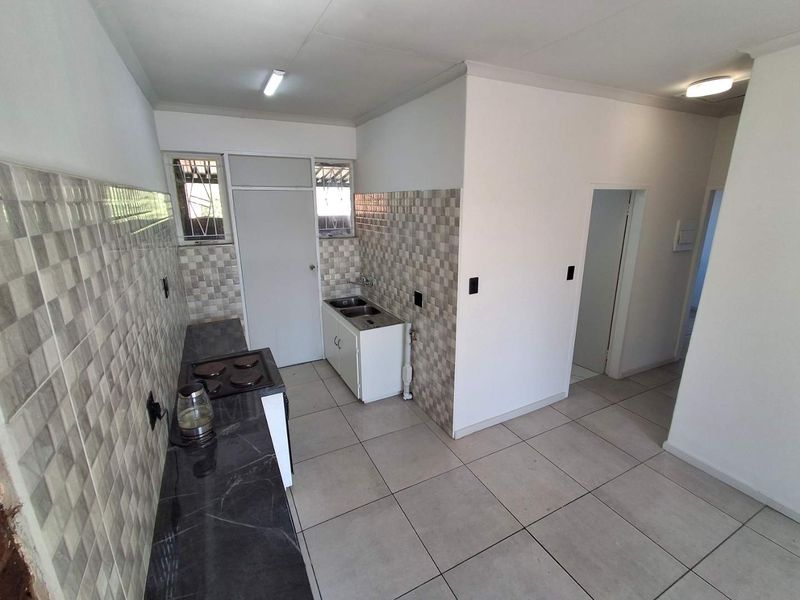 Two bedrooms Townhouse for sale in Hermanstad Pretoria West - Photo 10