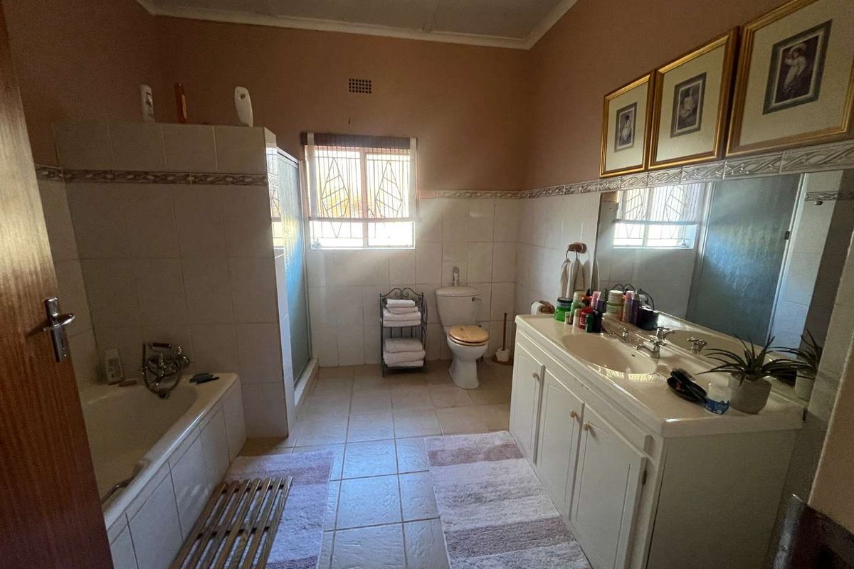 Discover your dream family home in a tranquil environment. - Photo 4