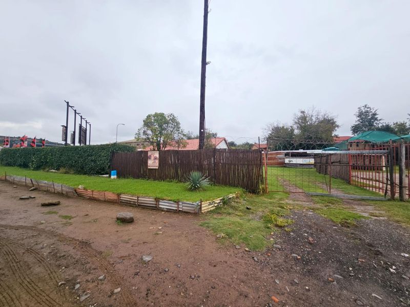 **Prime Investment Opportunity at the Town Entrance - 2475 sqm Available** - Photo 2