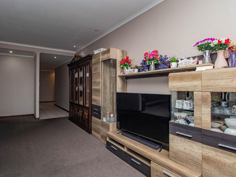 Spacious loft unit in a popular complex in the heart of Heiderand. - Photo 7