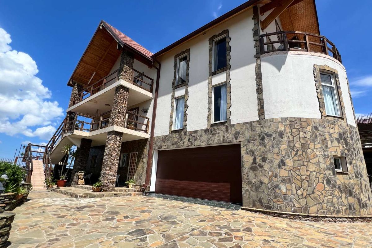 EXCELLENT LOCATION CLOSE TO PRESIDENT HOUSE - Photo 2