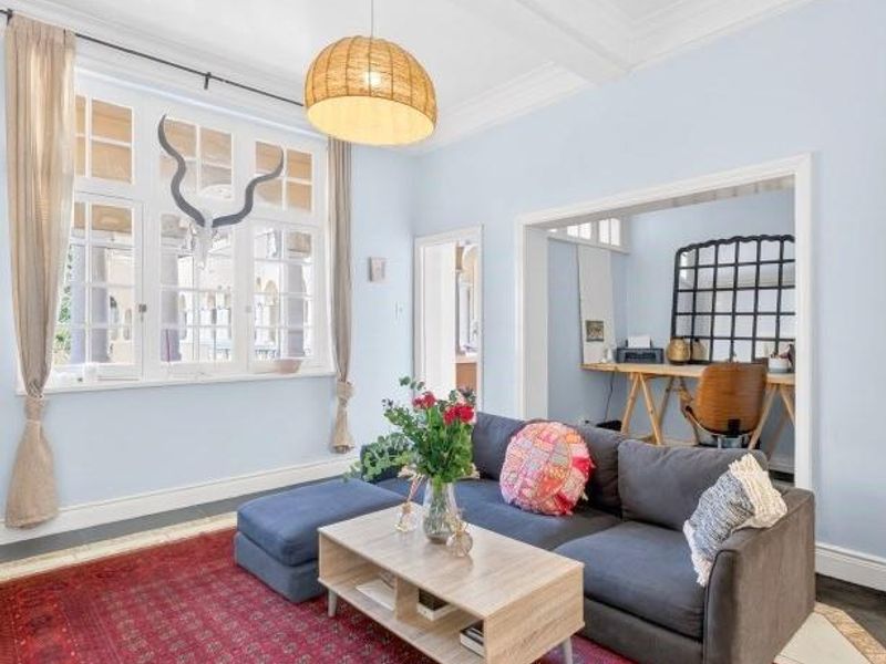 Own a Piece of Cape Town’s History in Victoria Court - Photo 2