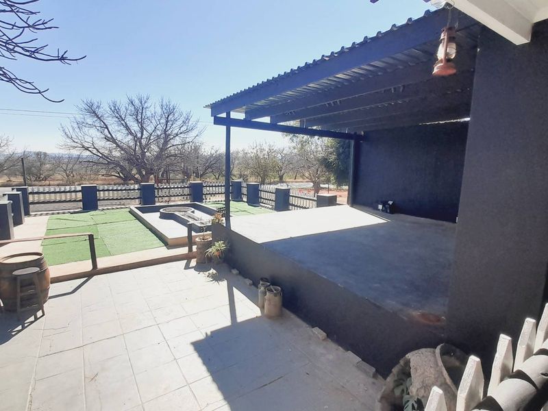 "Diverse Business Haven: Restaurant, Shops, Flats & Event Spaces!" - Photo 3