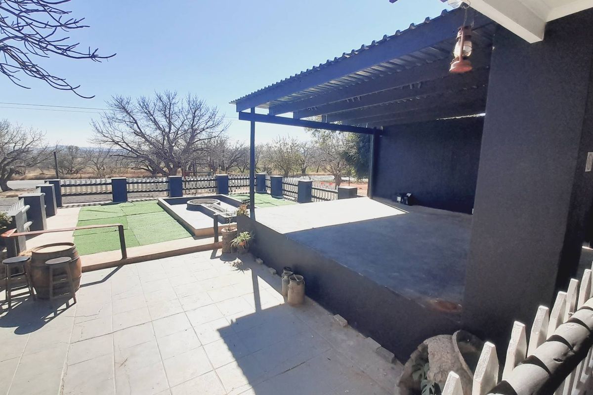 "Diverse Business Haven: Restaurant, Shops, Flats & Event Spaces!" - Photo 3