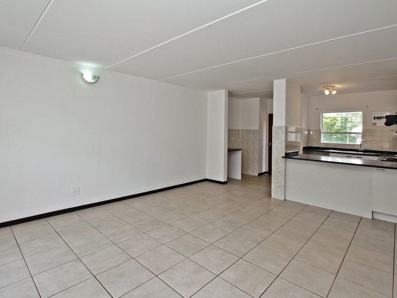 Secure Garden Living in the Heart of Morninghill Estate! - Photo 5