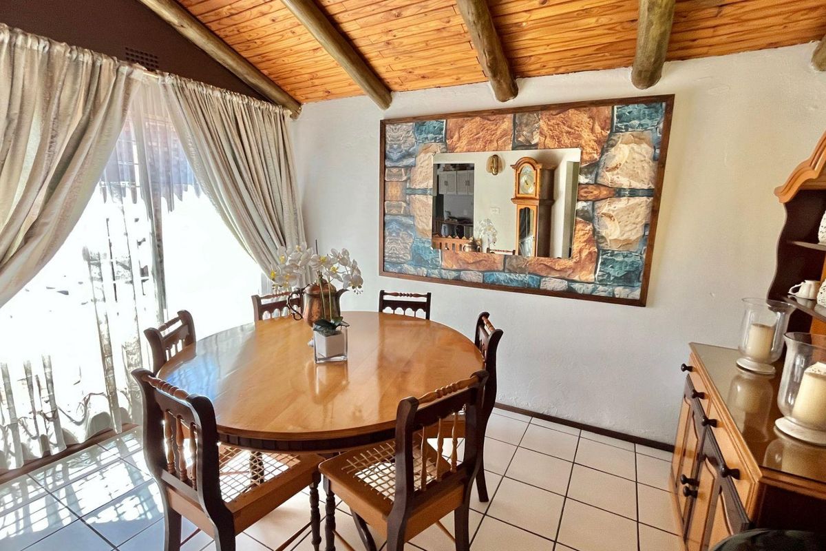 Luxurious Living Awaits in Sunward Park Village! - Photo 3