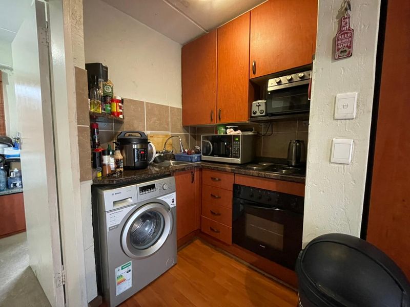 BEAUTIFUL DUPLEX FOR SALE IN ROOIHUISKRAAL NORTH!! - Photo 8