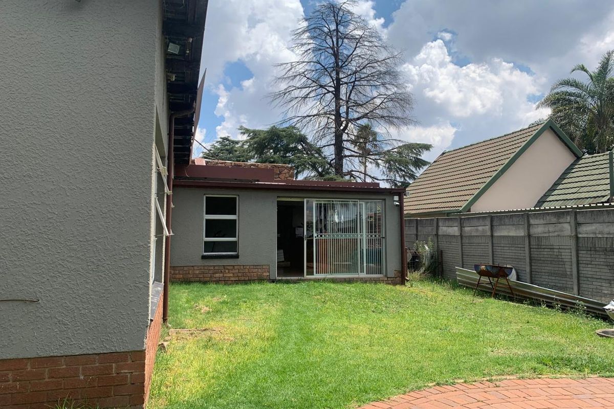 "Discover your home with this stunning property" - Photo 4