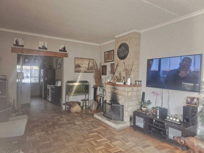 Charming Family Home with Abundant Amenities and Space - Photo 3