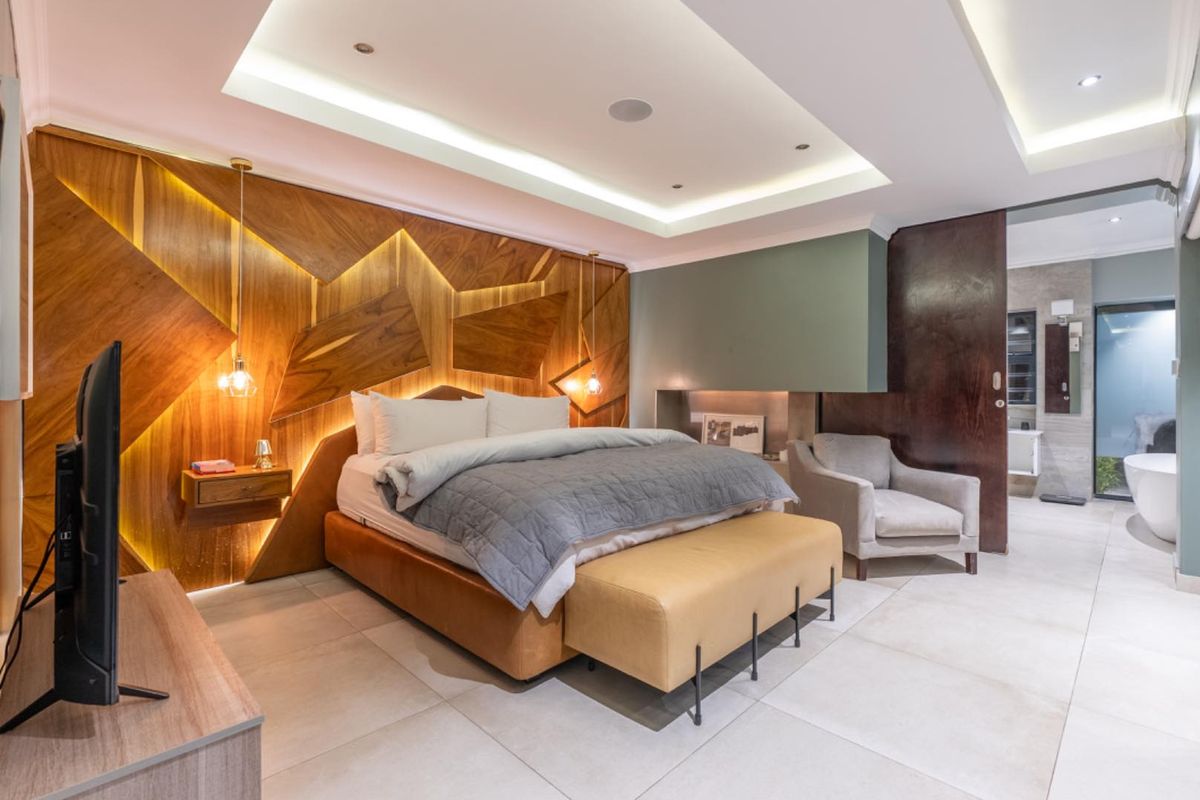 Entertainers Paradise in Superb Location - Photo 5