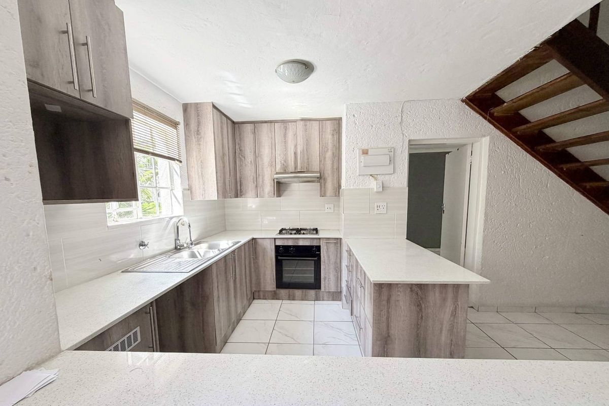 2 Bedroom Townhouse in Bassonia - Photo 4