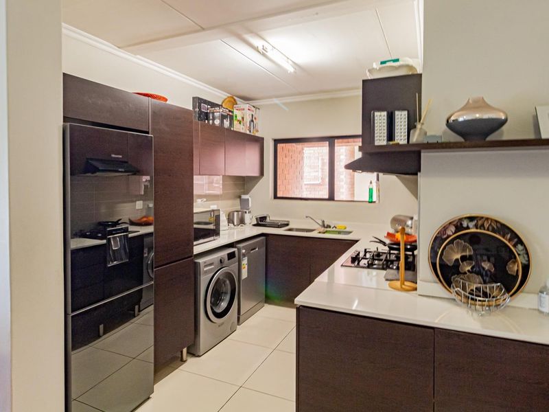 Spacious 3Bed, 2Bath for sale in Kylami - Photo 4