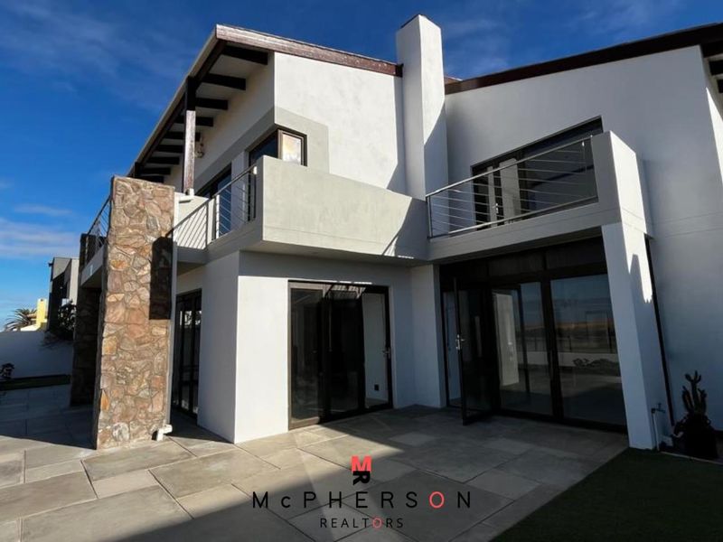 Luxury Desert View Residence - Photo 3