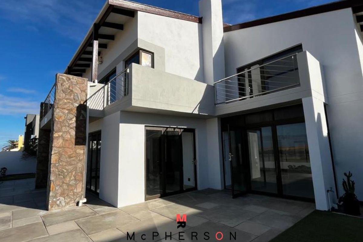 Luxury Desert View Residence - Photo 3