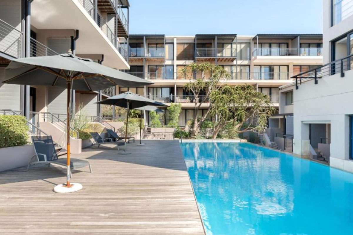 Dual-Unit Art Deco Investment in Cape Town CBD – Own a Piece of History - Photo 2