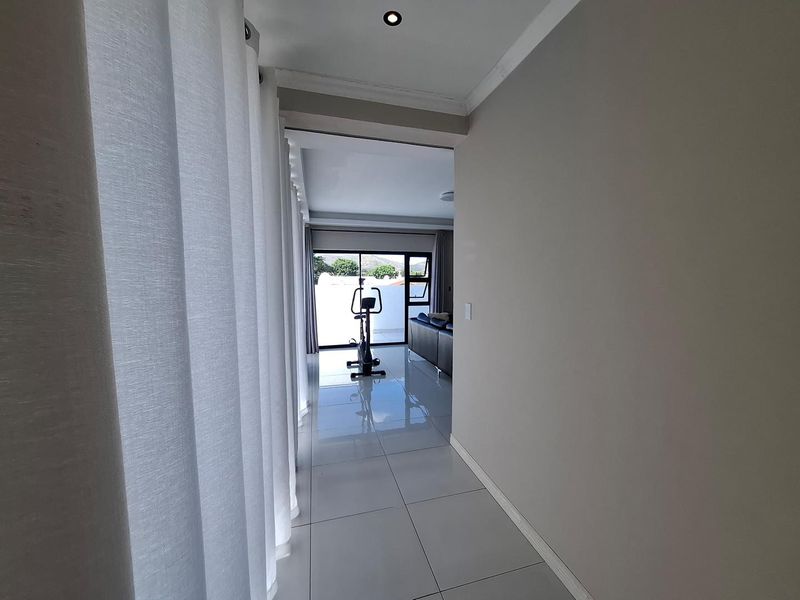 🏡 FOR SALE | DOUBLE-STORY HOUSE IN CIMBEBASIA 💰 N$ 2,850,000 Excluding Costs - Photo 8