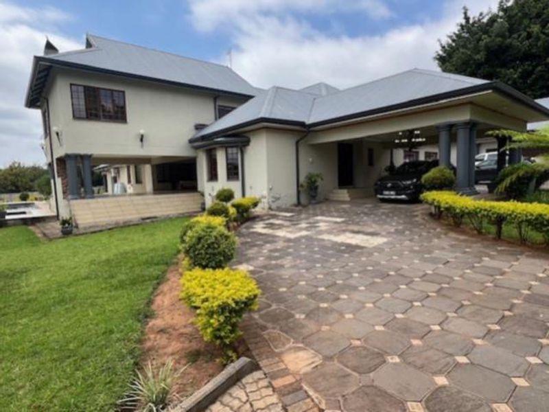 Large Semi-Double Storey Residential Dwelling - Photo 2