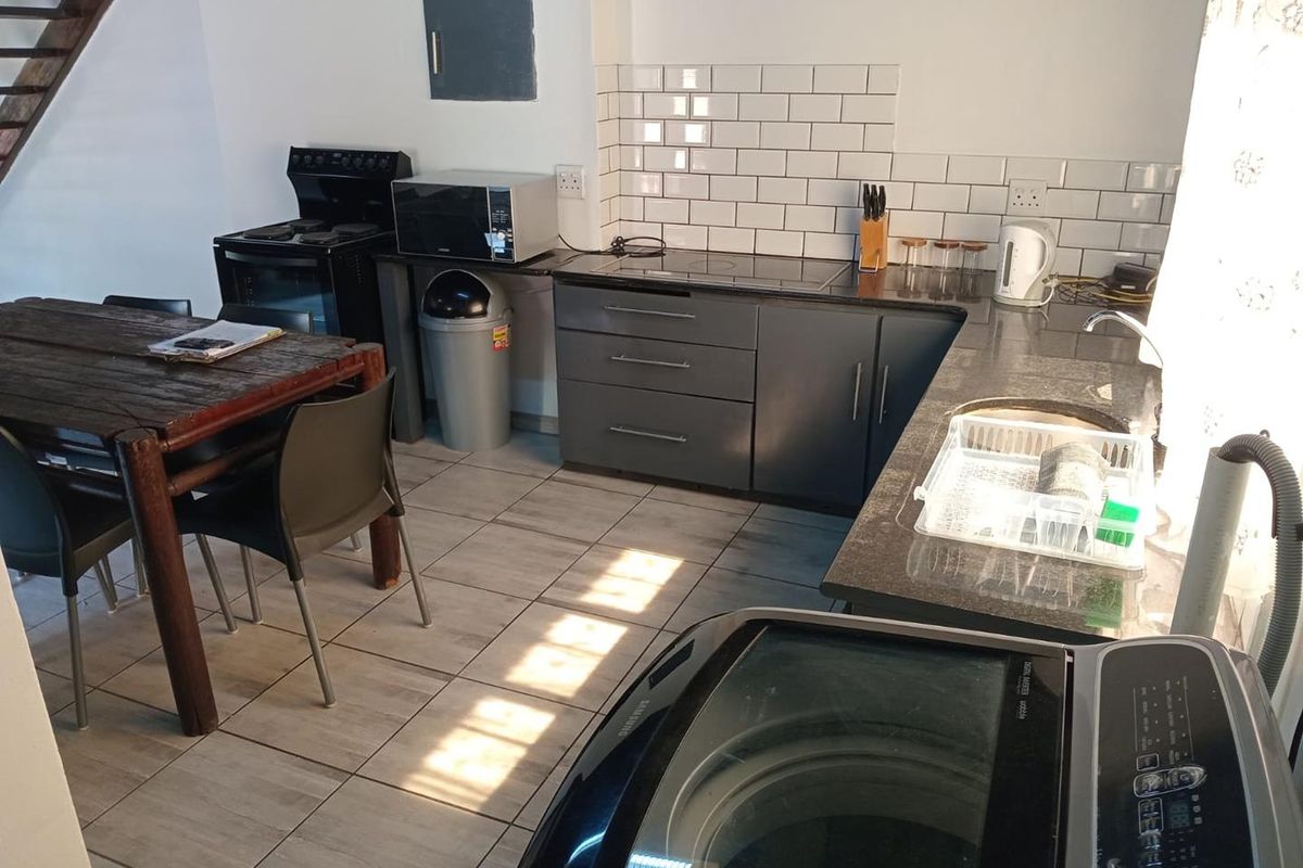 Fully Furnished 3-Bedroom Contractor’s Dream Stay – Just Bring Your Bags! - Photo 3