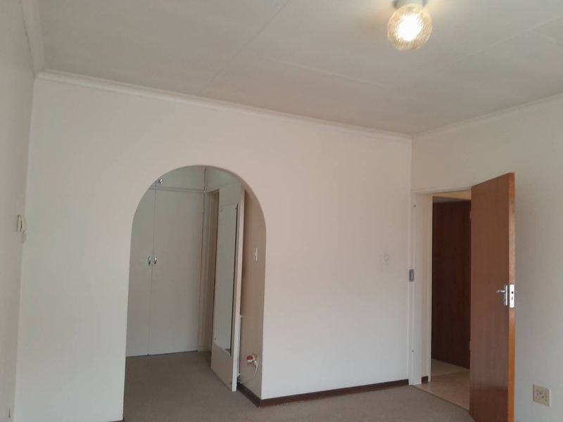 Face Brick 3 Bedroom Home in Elandspark - Photo 10