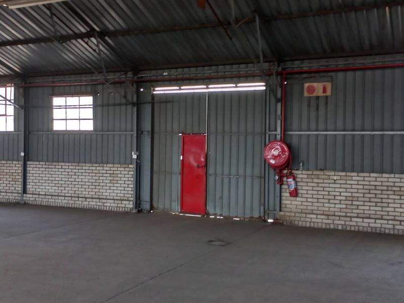 1 025m2 Benoni Warehouse To Let - Photo 8
