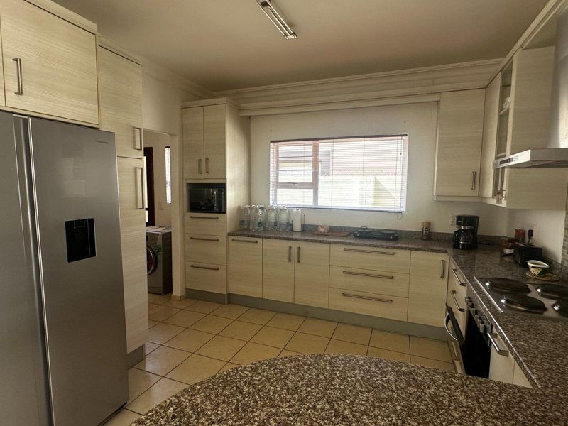 Just Listed Bargain - Photo 3