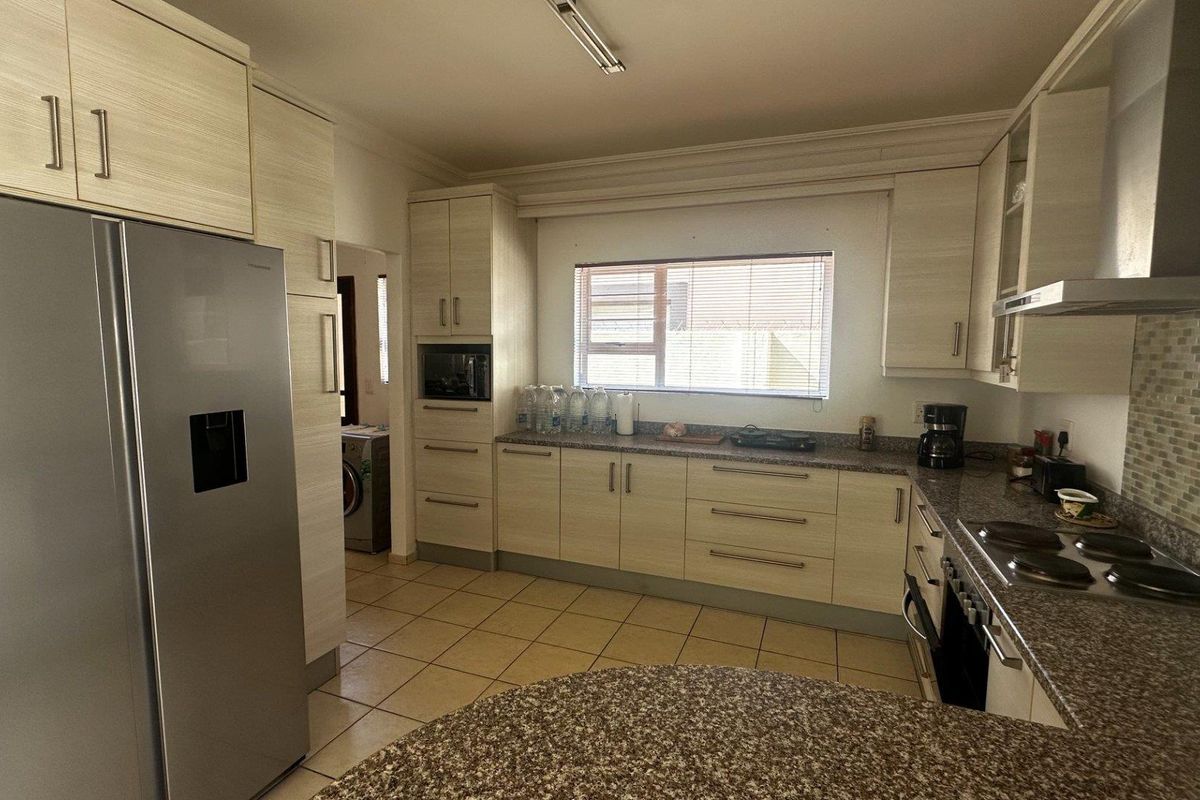 Just Listed Bargain - Photo 3