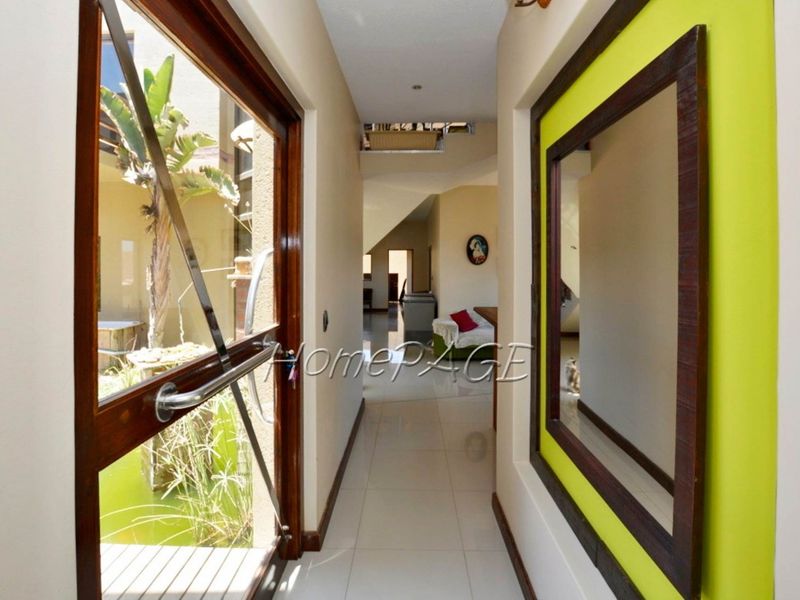 Vogelstrand, Swakopmund:  Large, Comfortable, Upmarket 5 Bedr Home is for Sale - Photo 3