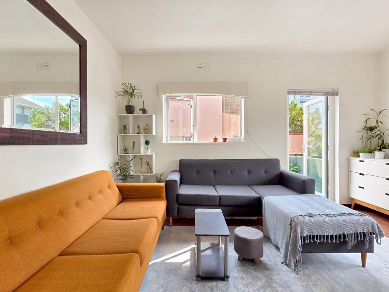 Spacious North Facing Apartment in a Prime Location - Photo 5