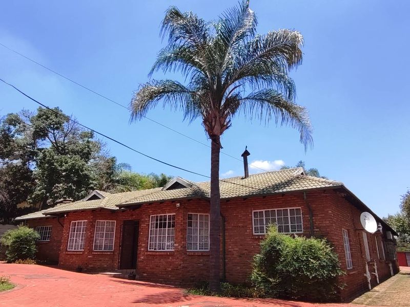 Guest House close to Menlyn Shopping Centre! - Photo 2