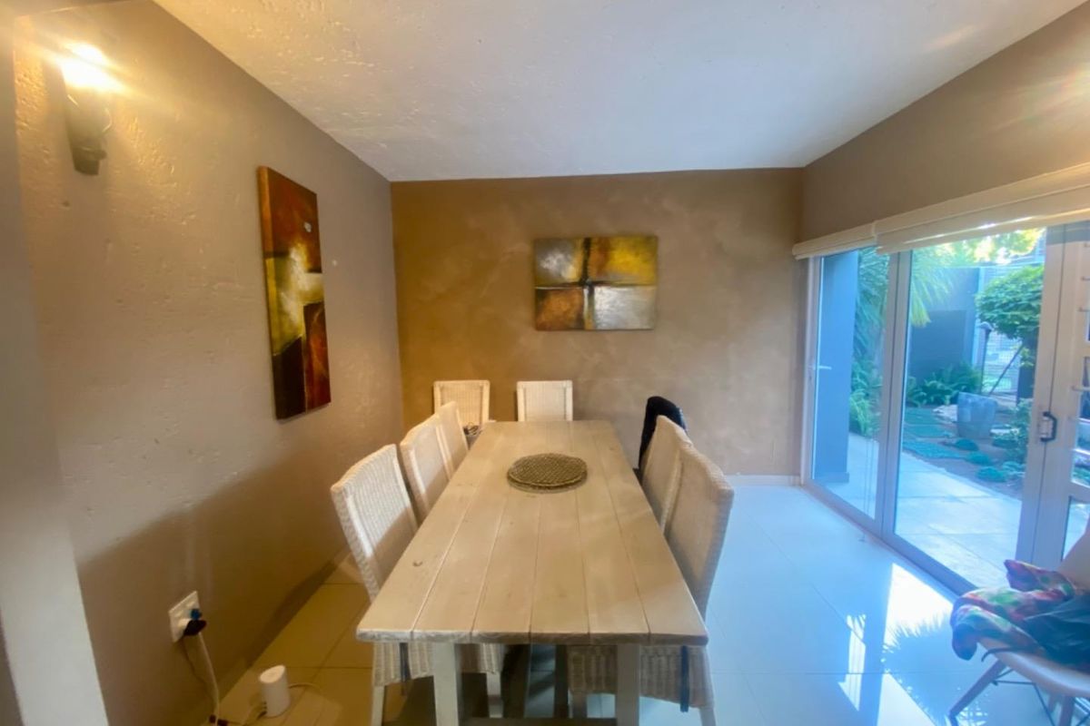 Elegant Ground-Floor Unit with Private Garden in Sought-After Complex - Photo 5