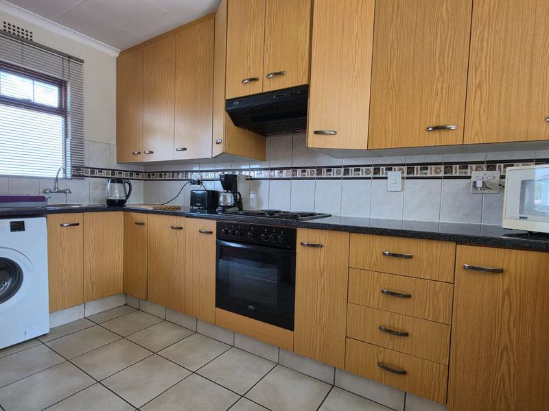 2 Bedroom Apartment / Flat for Sale in Verwoerdpark - Photo 5