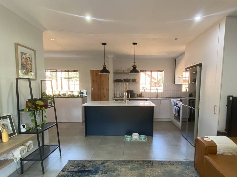 2 Bedroom Townhouse for rent in Highveld Estate. - Photo 5
