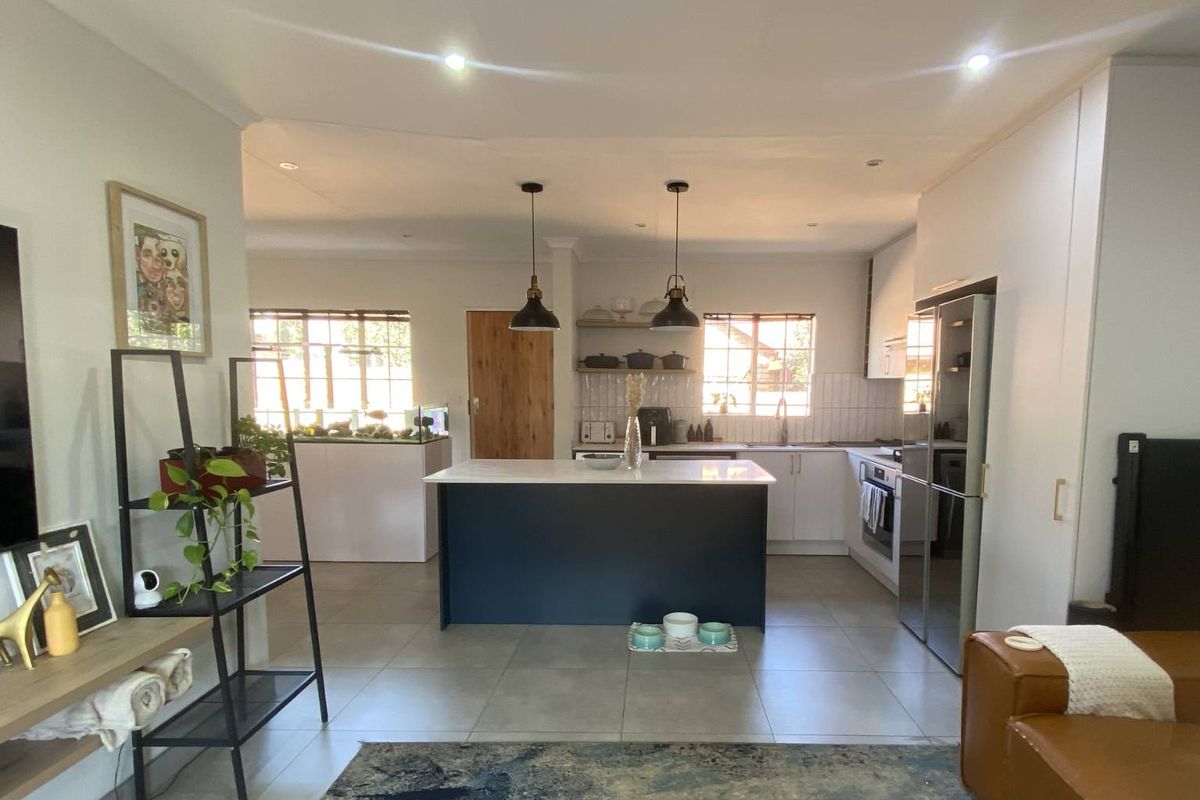 2 Bedroom Townhouse for rent in Highveld Estate. - Photo 5
