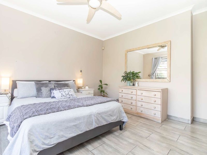 Lushy landscaped complex: Enjoy comfort and convenience - Photo 10