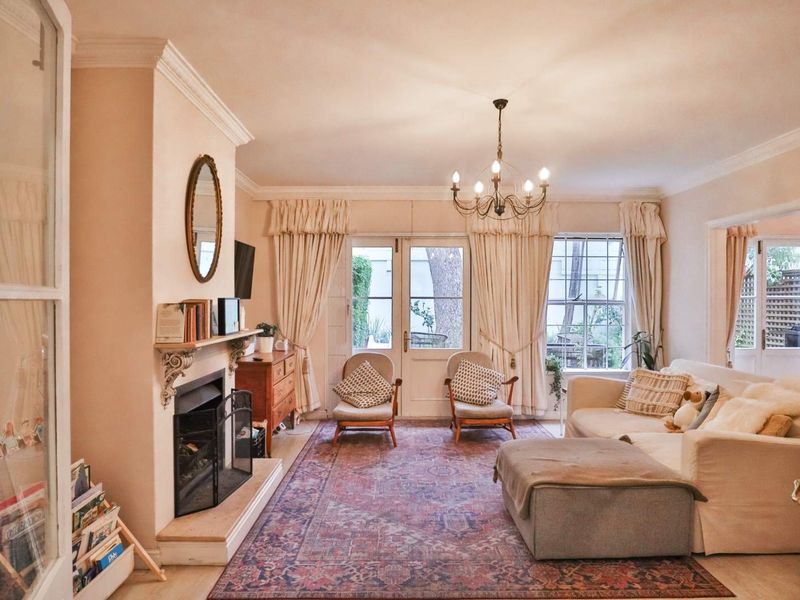 Stylish and Spacious 3-Bedroom Home in Prime Kenilworth Upper - Photo 2