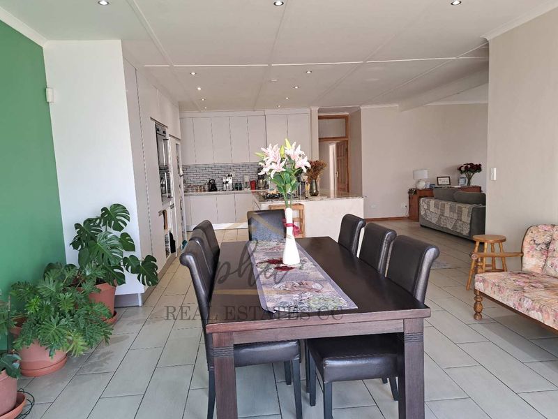 A remarkable Find!!!   Spacious 5 bedr family home with LOTS of garage space for sale in Meersig, Walvis Bay   selling for N$4.2 mil - Photo 8