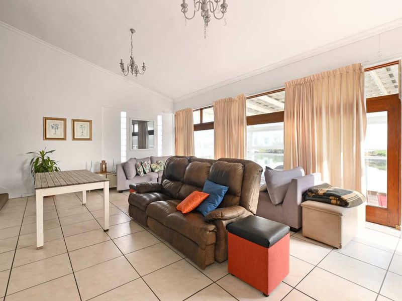 Lakefront Lifestyle Meets Investment Potential - Photo 8