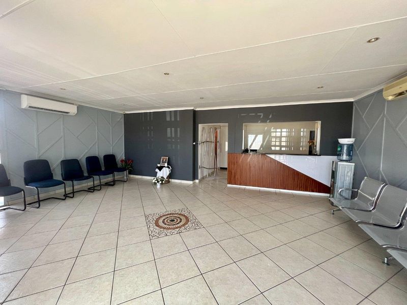 Business property FOR SALE - Photo 3