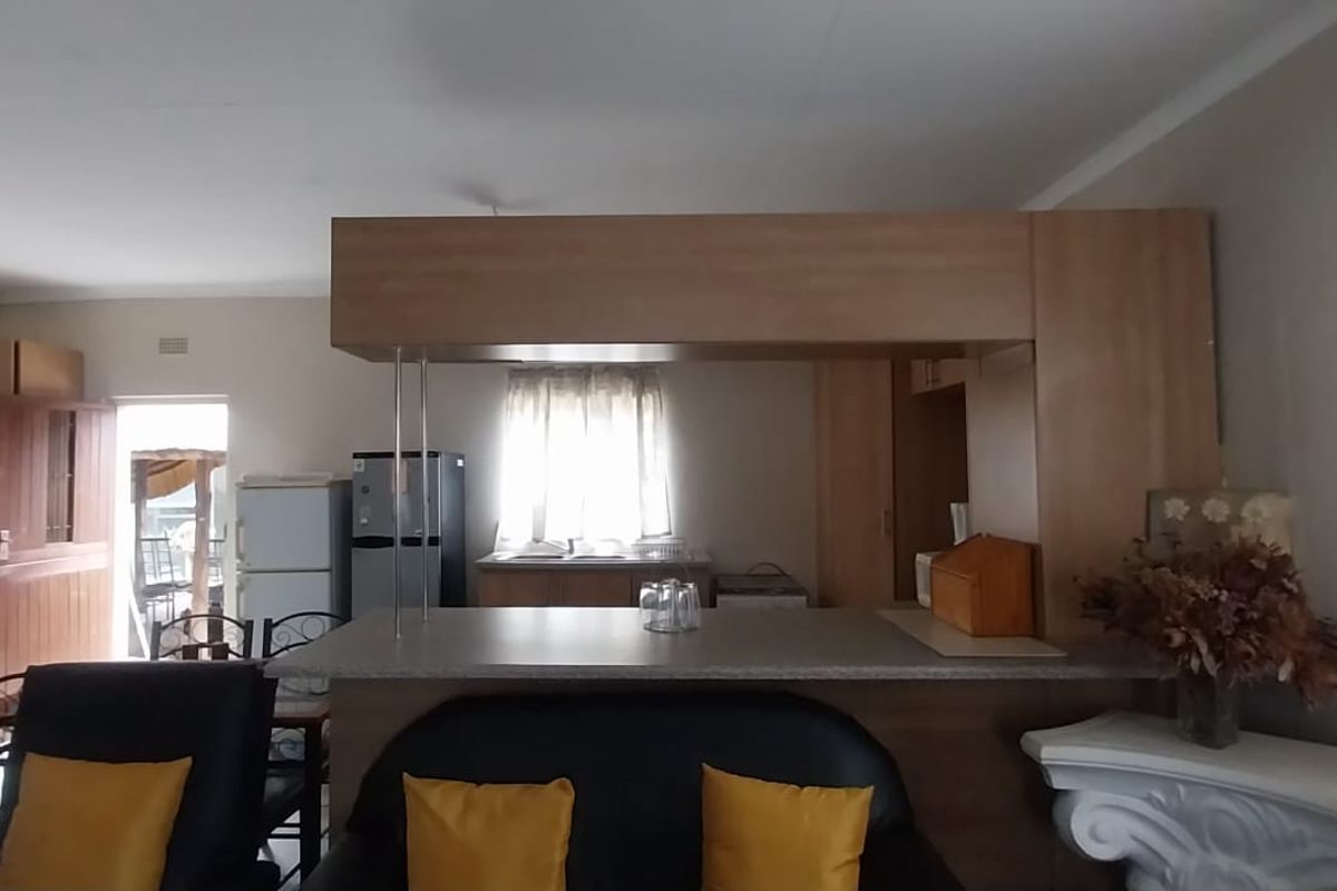 Versatile 3-Bedroom Property with 2-Bedroom Flatlet and Business Potential - Photo 4