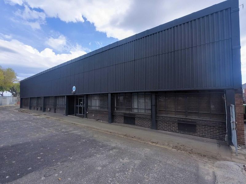 Prime Industrial Space in Parow Industria – 2,785sqm Warehouse & Offices - Photo 4