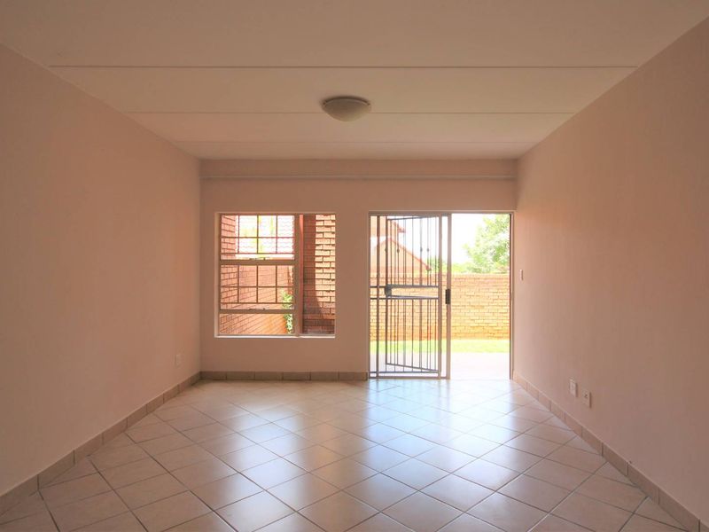 Load-Shedding Free Living - The Ideal Lock-Up-and-Go Home! - Photo 6