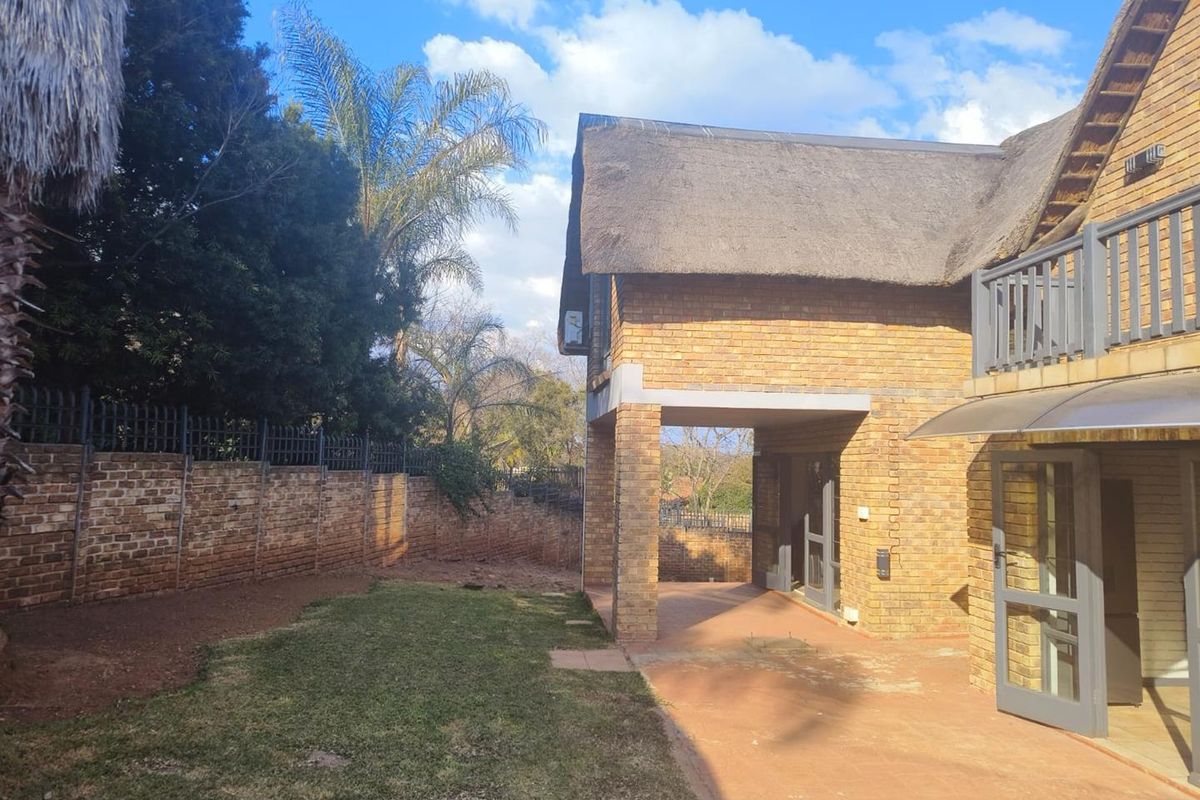 BEAUTIFUL modern x3 bedroom home - Photo 2