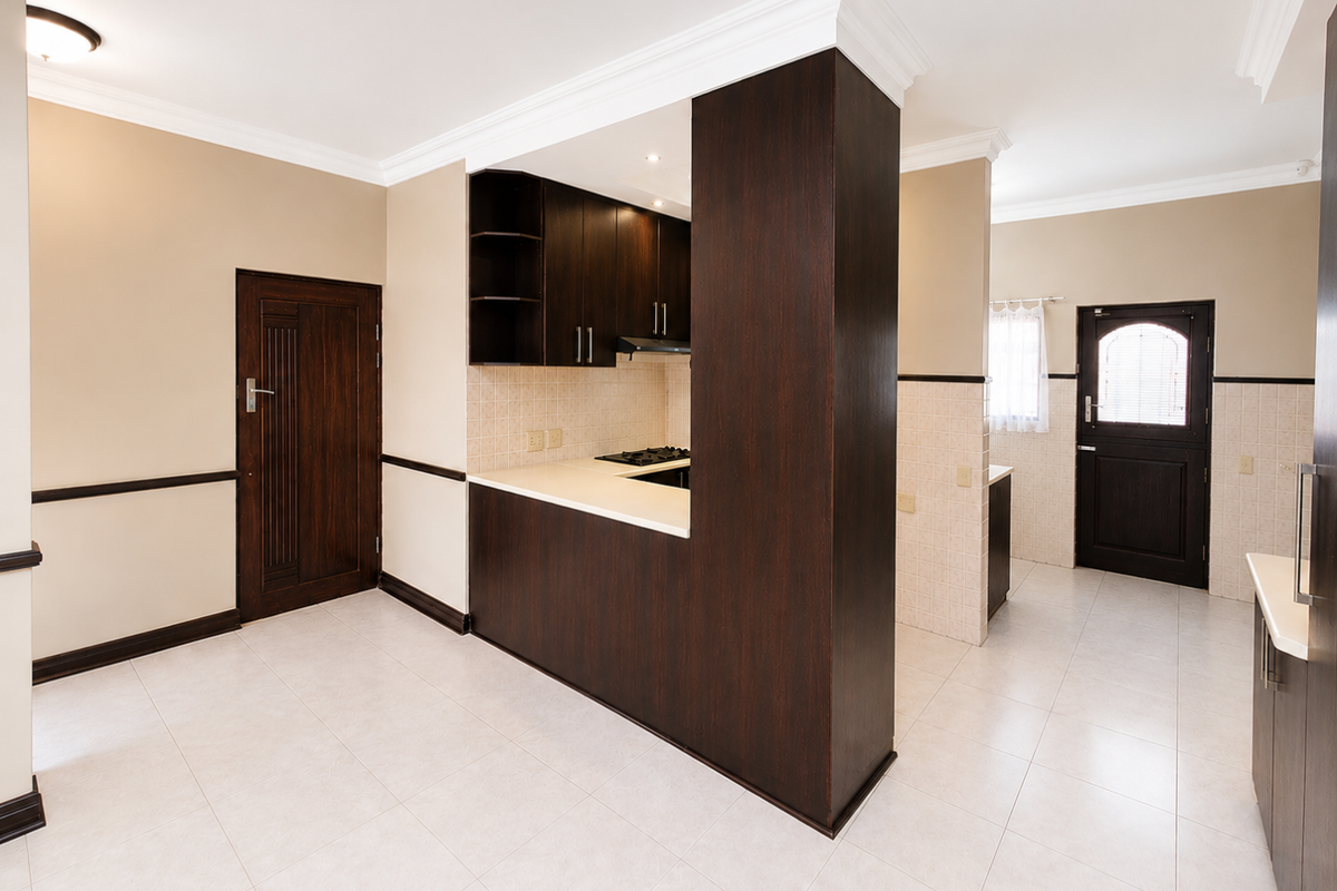 Beautiful Home in Exclusive Retirement Village adjacent to the 7 Dams Conservancy - Photo 2