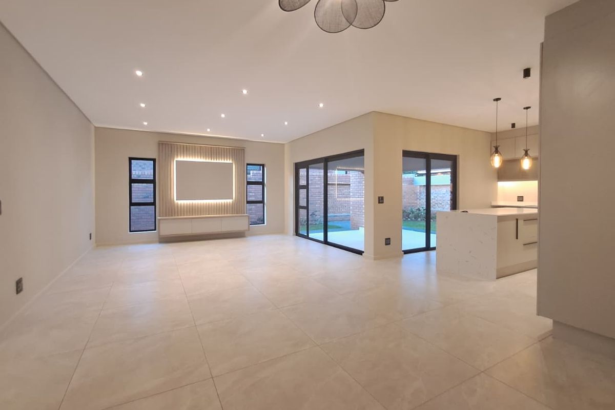 3 Bedroom Cluster in Brackenhurst - Photo 4