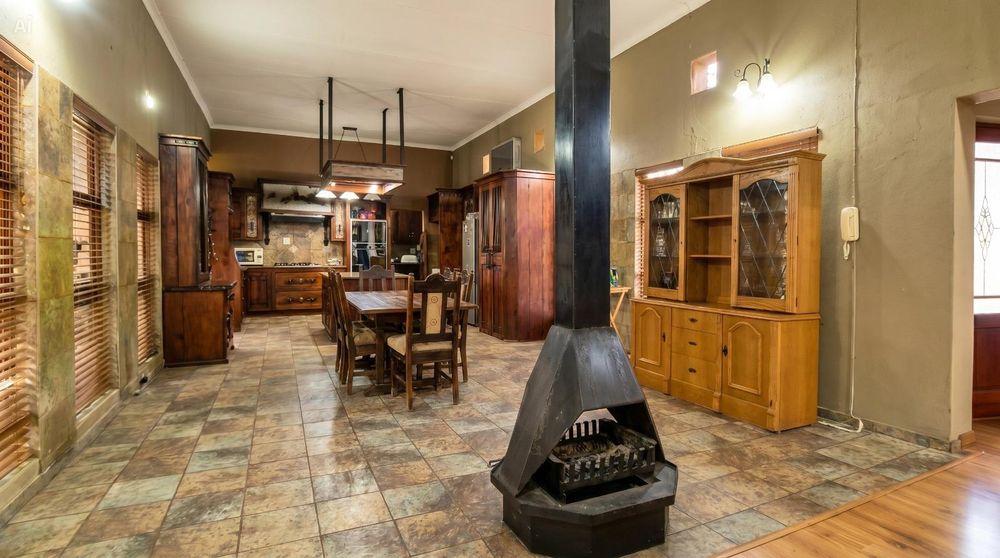 Double sided fireplace