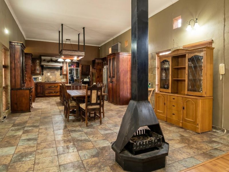 SPACIOUS FAMILY HOME WITH FLAT IN THE NORTH - Photo 2