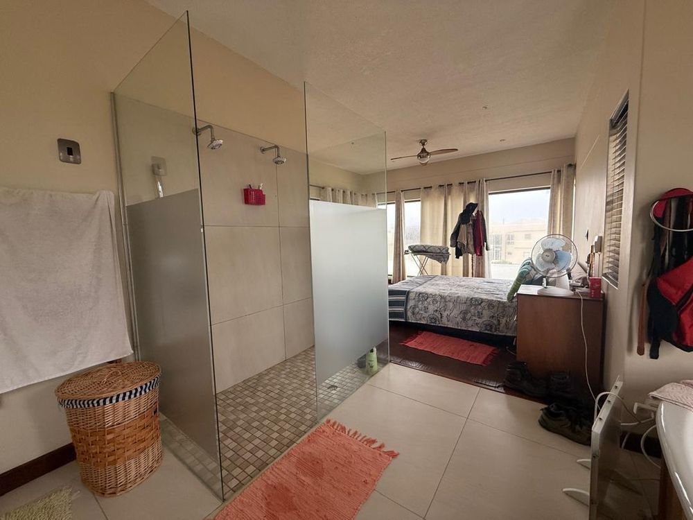 First floor main bedroom, BIC, en-suite