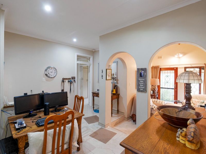 Prime location with flat - Photo 10