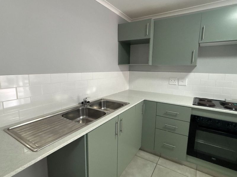 Modern One-Bedroom Flat with Split Loft to Rent in Forest Waters Contemporary Two-Bathroom Apartment - Photo 5
