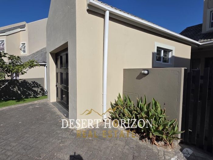 Property #2480506, Townhouse For Sale in Long Beach